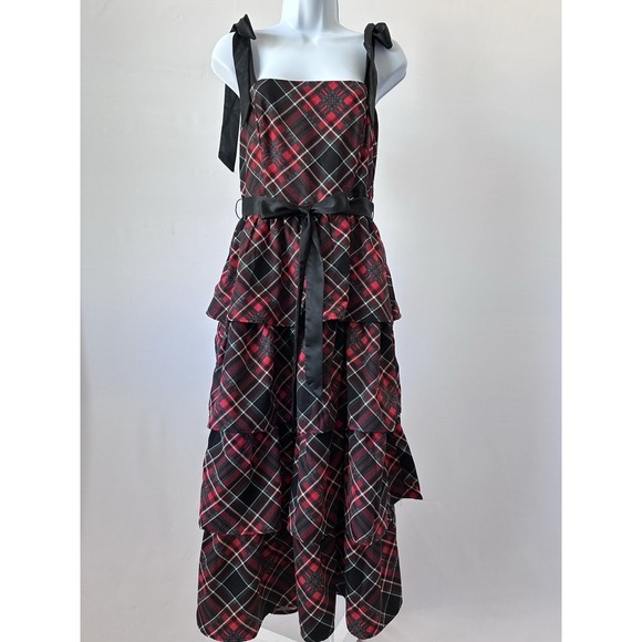 Francesca's Collections Dresses & Skirts - NWT Francesca's Women's Sz: M Charlotte Red Green Plaid Tiered Midi Dress